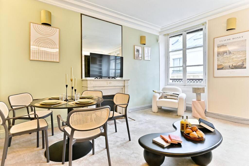 Chic Dans Le Prestigieux 7eme Arrondissement Apartment Paris