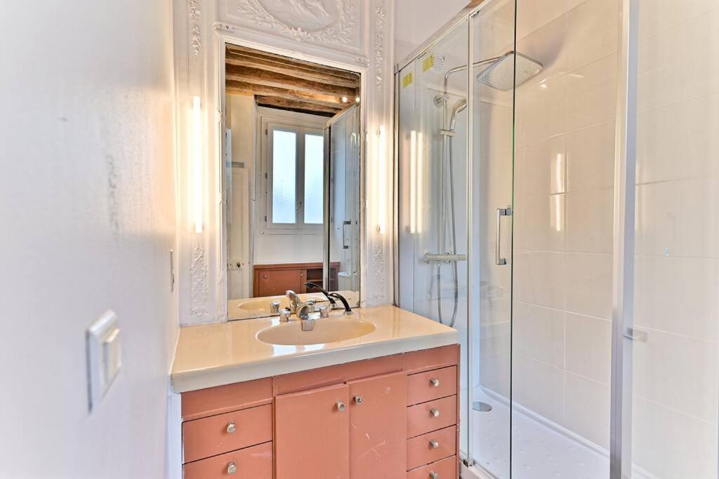 Apartment Chic Dans Le Prestigieux 7eme Arrondissement *