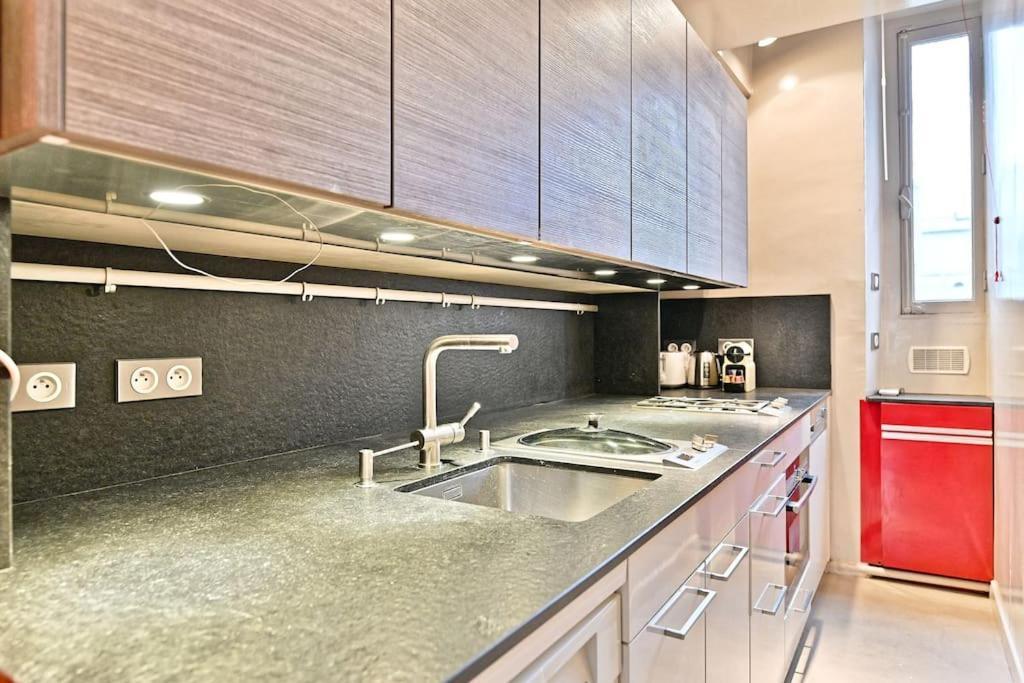 Chic Dans Le Prestigieux 7eme Arrondissement Apartment Paris